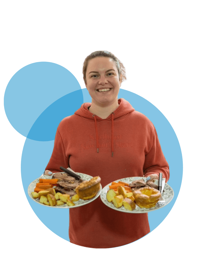 Vana Care participant and support worker preparing meals at home